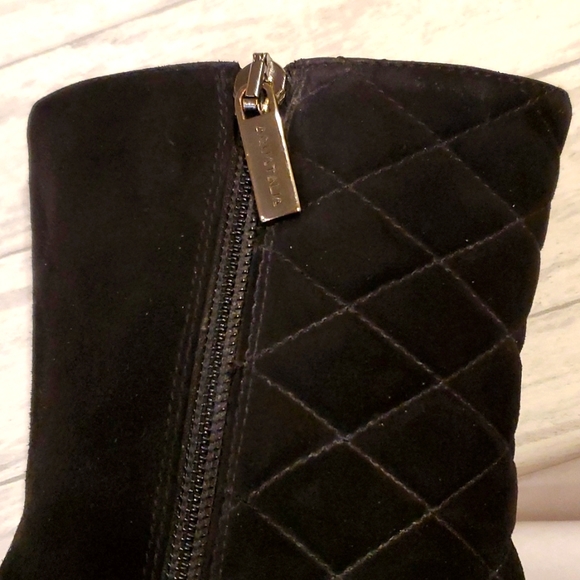 Aquatalia | Lilli Quilted Black Suede Boot | Sz 7 - Picture 11 of 14